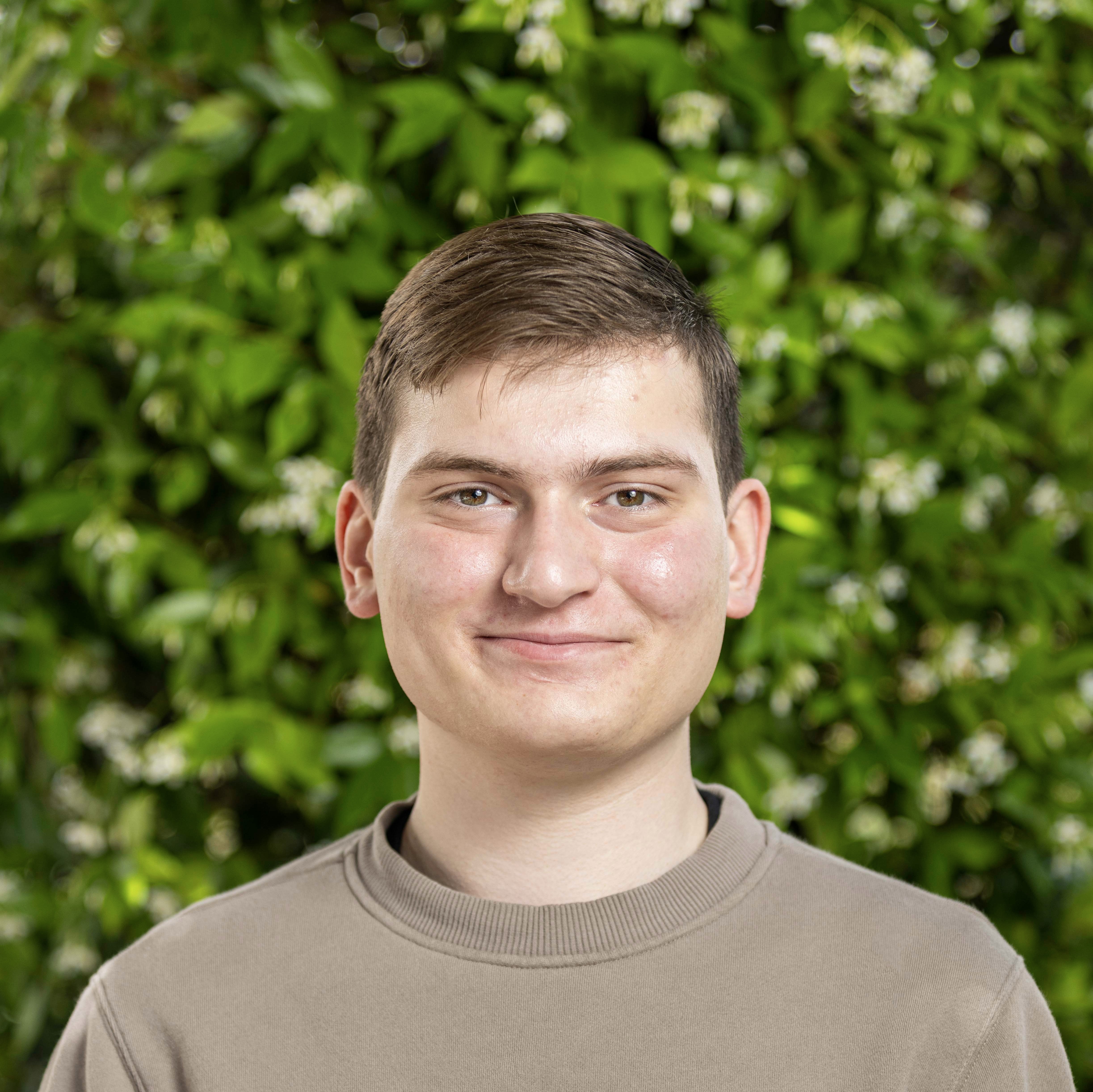 damian myrda - software engineer and high school senior from chicago
